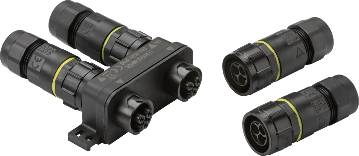 Knightsbridge JB0018 IP68 24A 1 Inlet to 3 Outlets Plug and Socket Type Weatherproof Hub